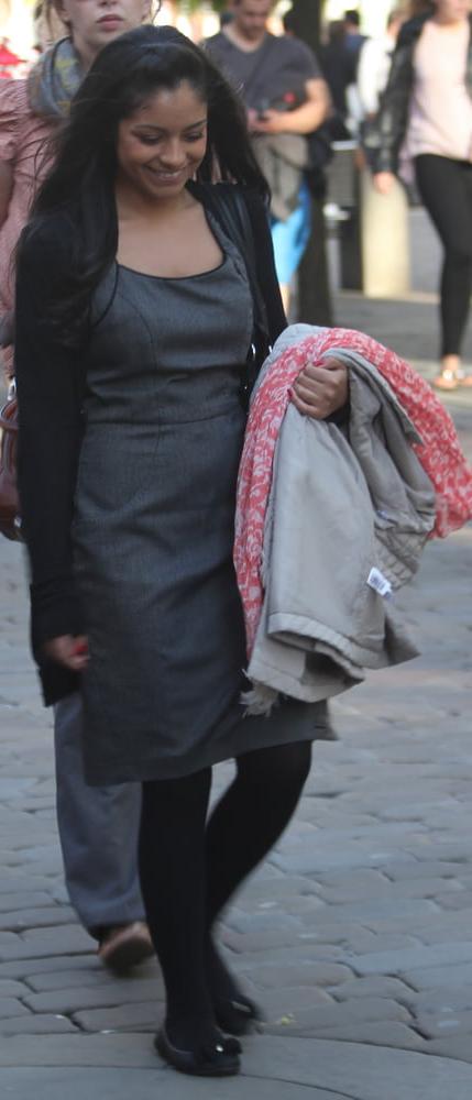 17P Street Pantyhose - UK Paki Cunt in Tights