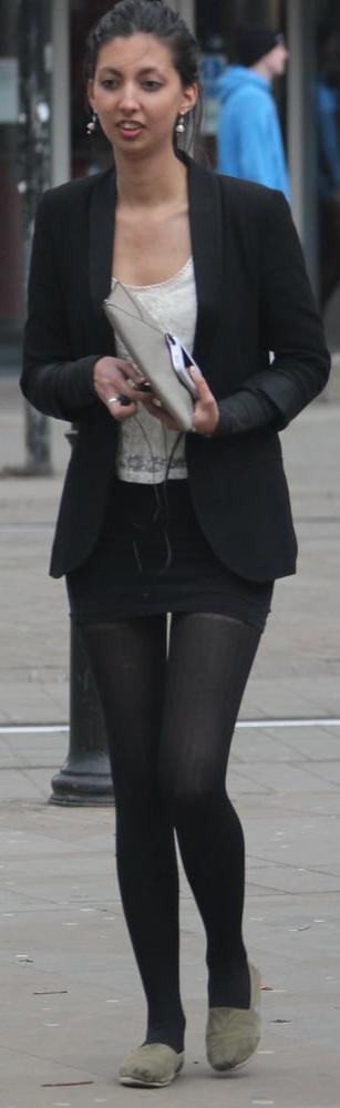 17P Street Pantyhose - UK Paki Cunt in Tights