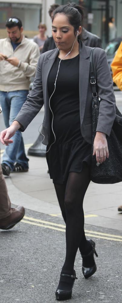 17P Street Pantyhose - UK Paki Cunt in Tights