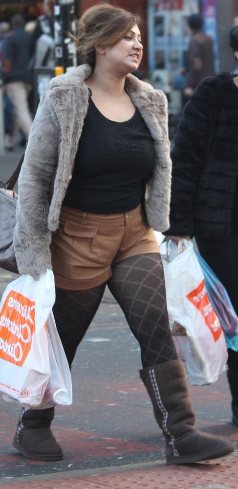 17P Street Pantyhose - UK Paki Cunt in Tights