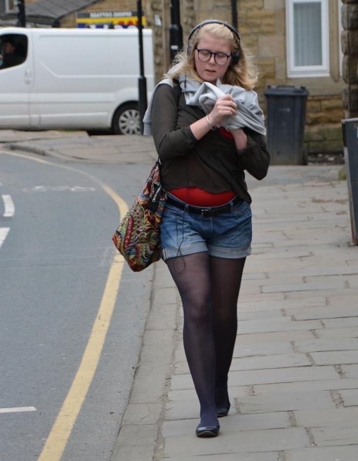 25P street girls in pantyhose