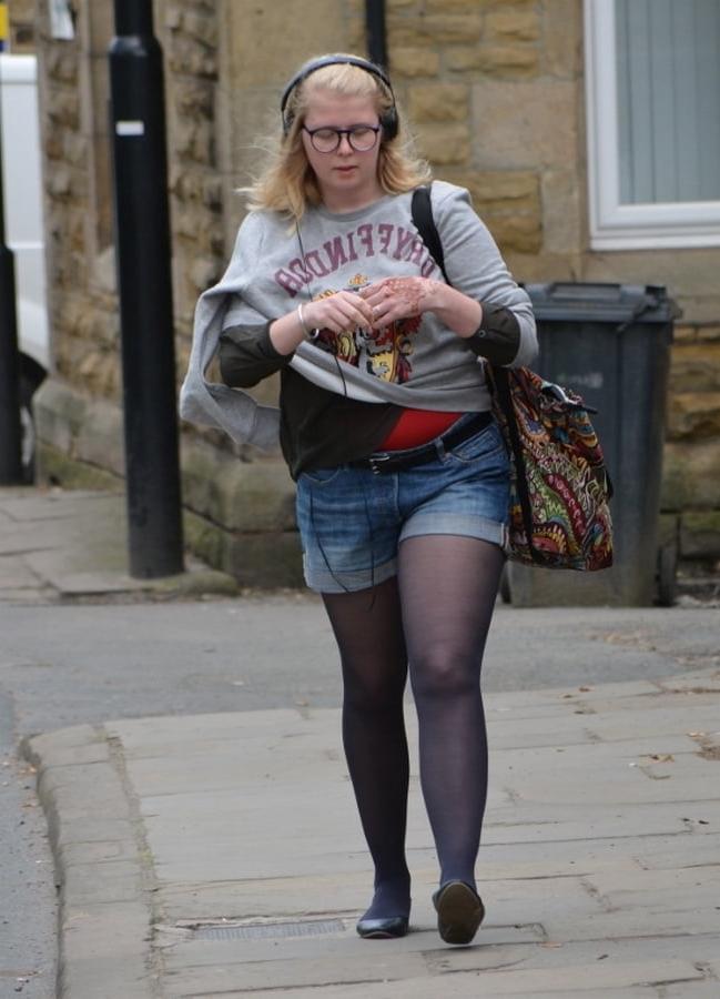 25P street girls in pantyhose