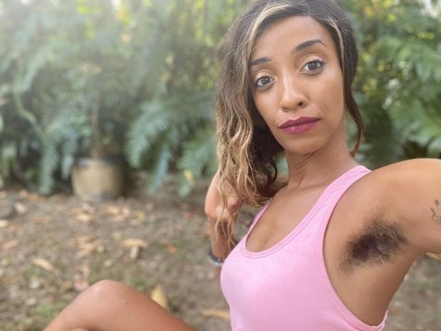 25P Sexy girls, pretty pits