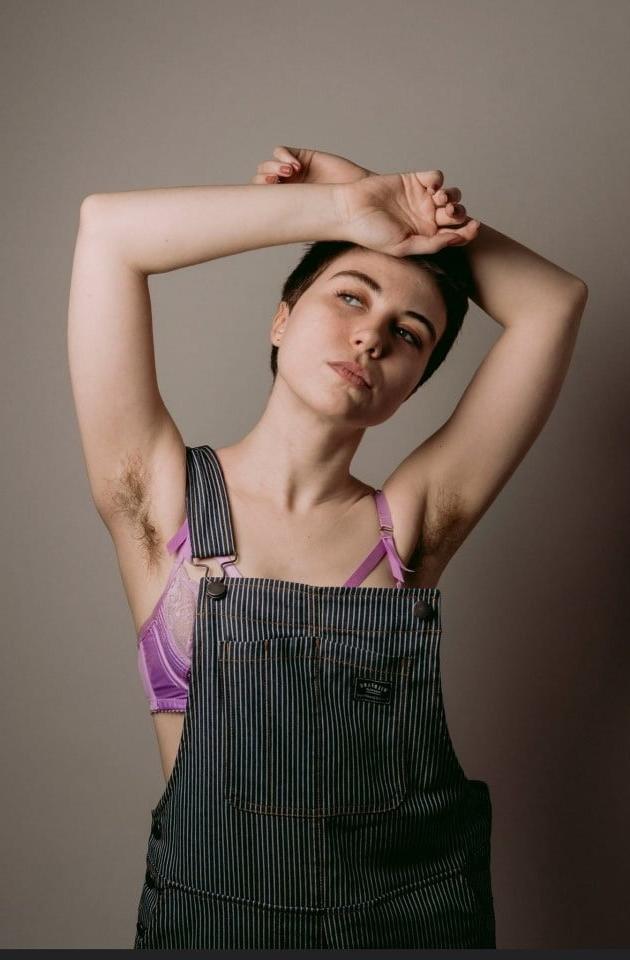 25P Sexy girls, pretty pits