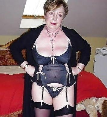 9P Grandma and mom in bra
