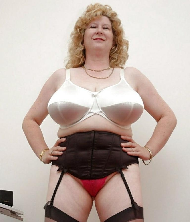 9P Grandma and mom in bra
