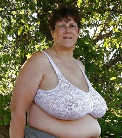 9P Grandma and mom in bra
