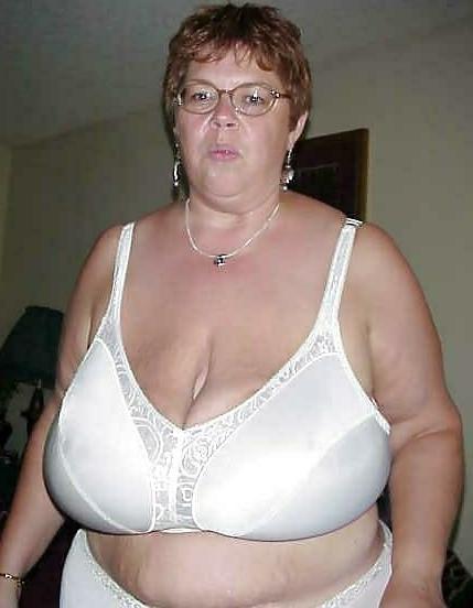 9P Grandma and mom in bra