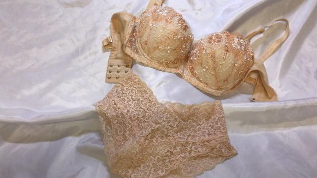 17P Policz mom bra n panties
