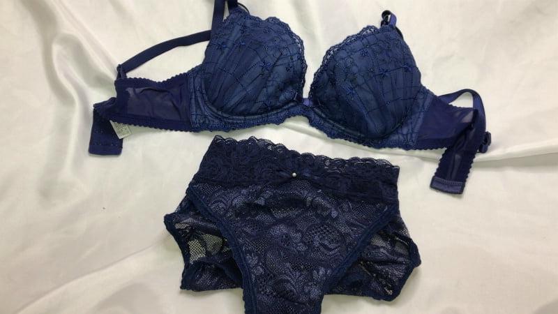 17P Policz mom bra n panties