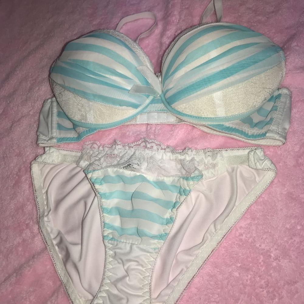 17P Policz mom bra n panties