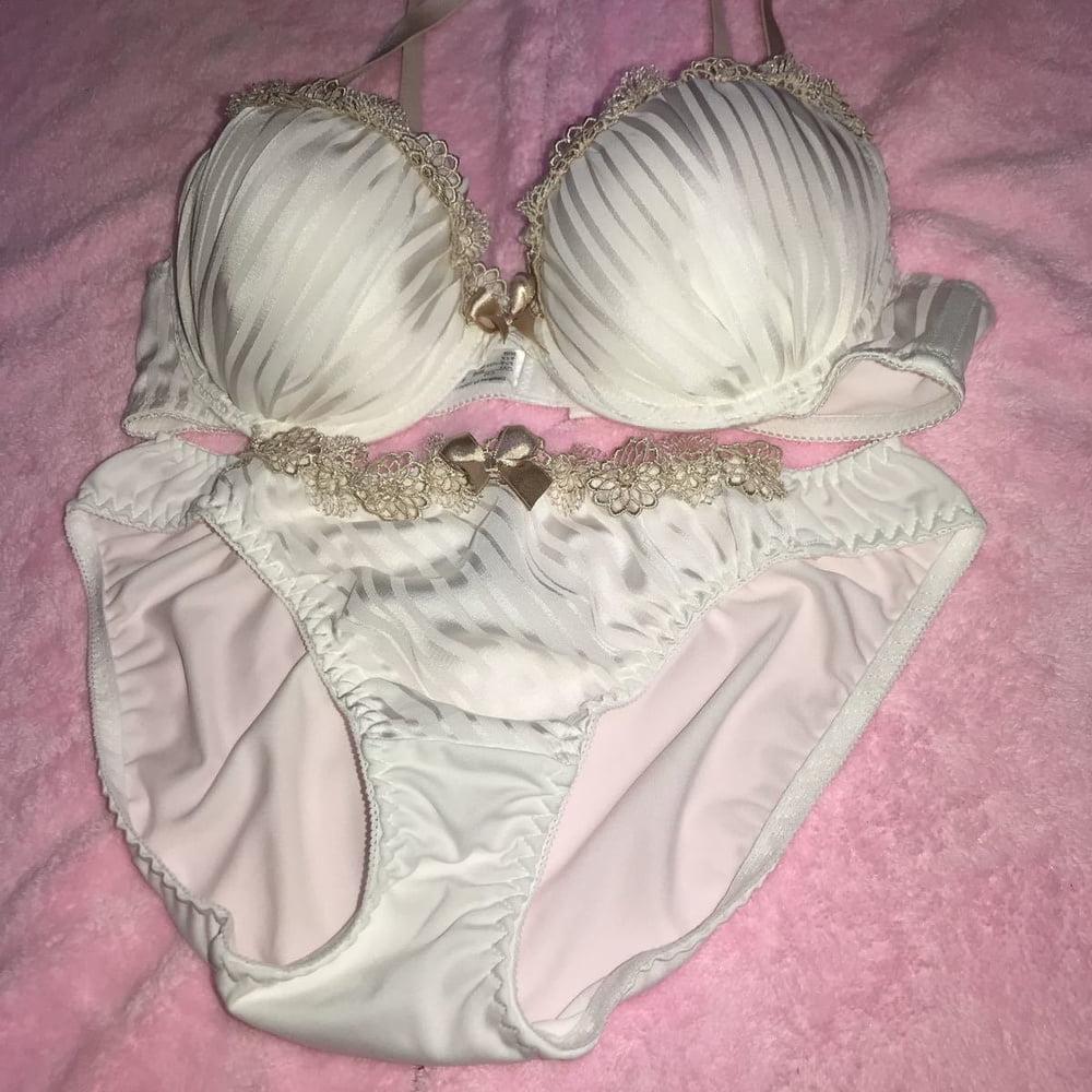17P Policz mom bra n panties