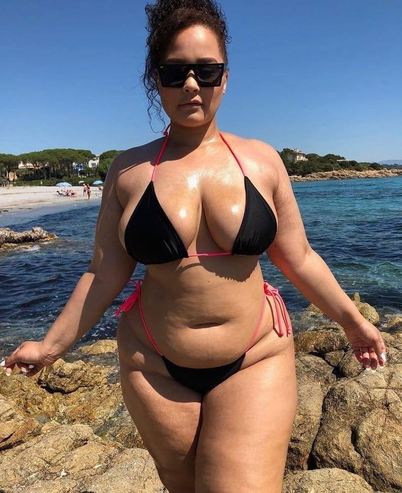 20P Bikini girls