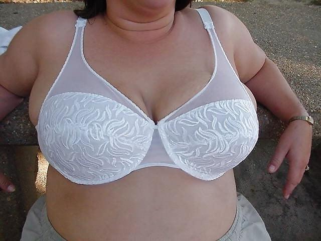 22P White Bra Fetish - Busty matures in white bra