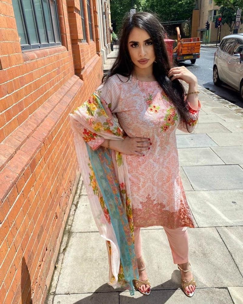 25P Cock Loving Paki Indian Bengali Asian Girls
