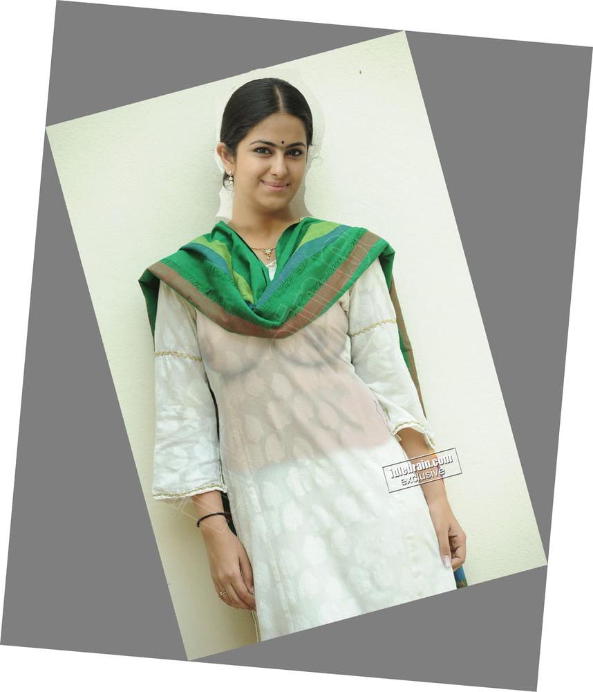 25P Punjabi girls salwar kameez waliyan