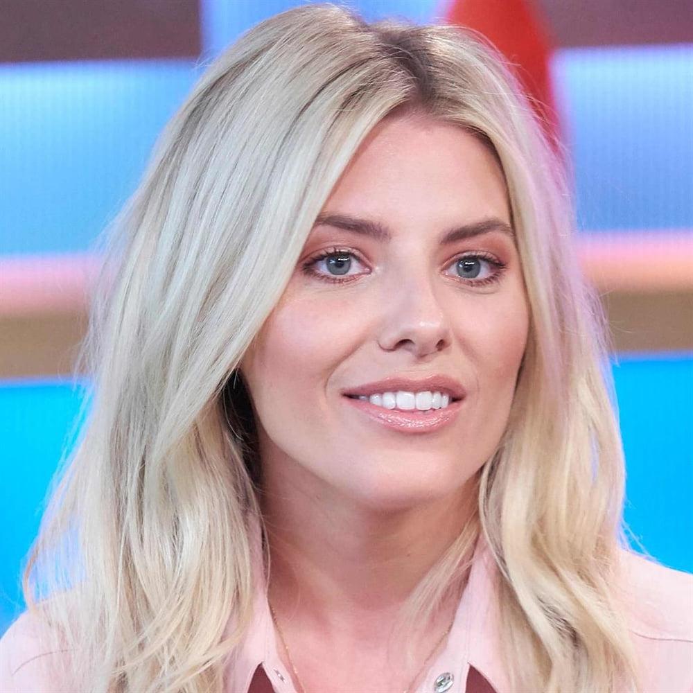 20P Mollie King beautiful face