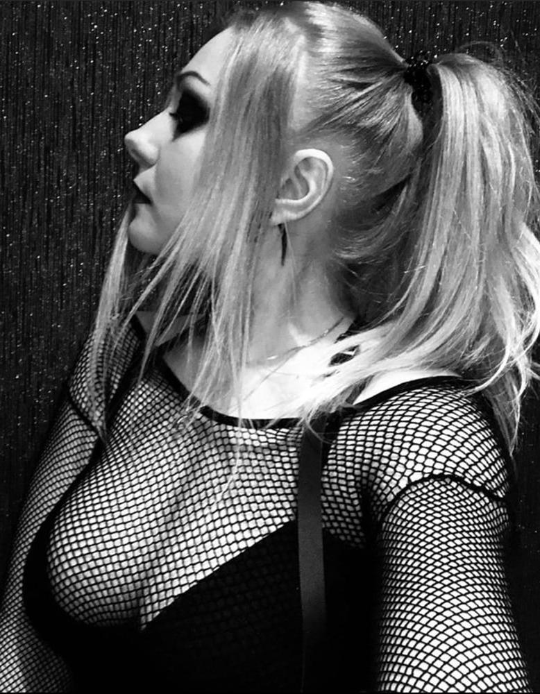25P Metal Girls Like It Hard 3