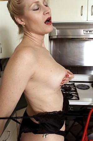 20P Mature very pretty woman