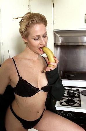 20P Mature very pretty woman