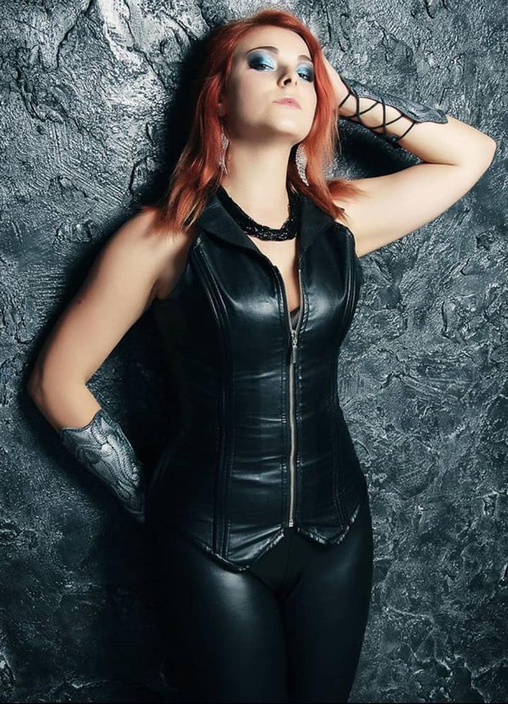 25P Metal Girls Like It Hard 5