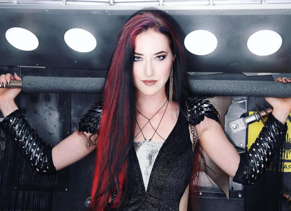 25P Metal Girls Like It Hard 5