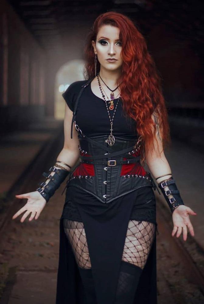 25P Metal Girls Like It Hard 5