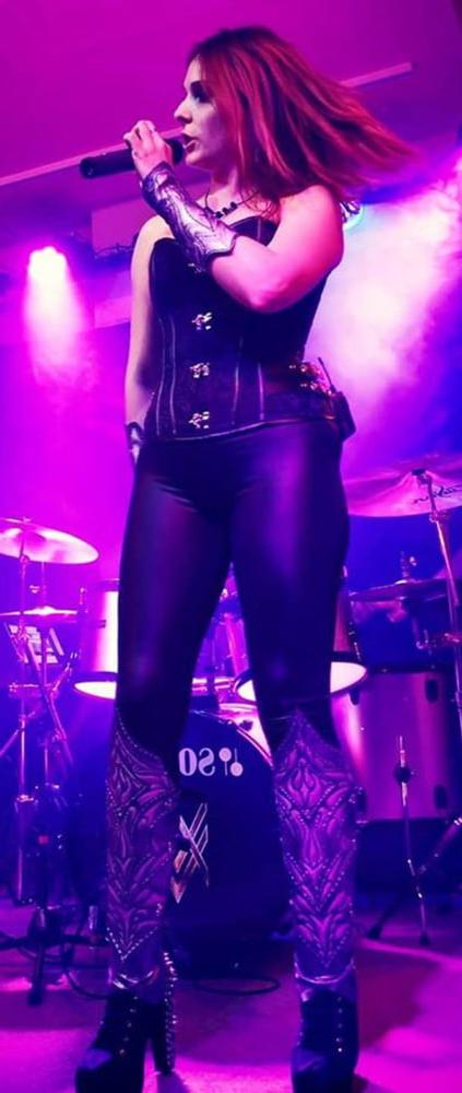 25P Metal Girls Like It Hard 5