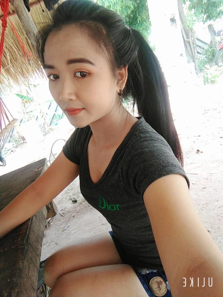25P Thai girl send me her nudes..