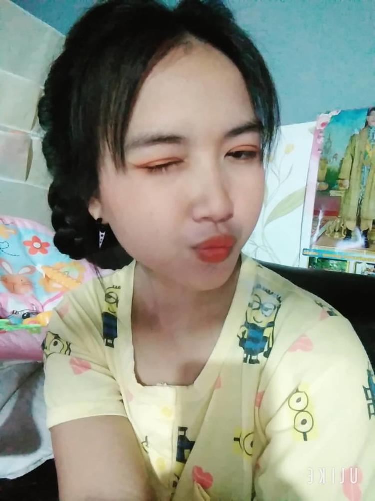 25P Thai girl send me her nudes..