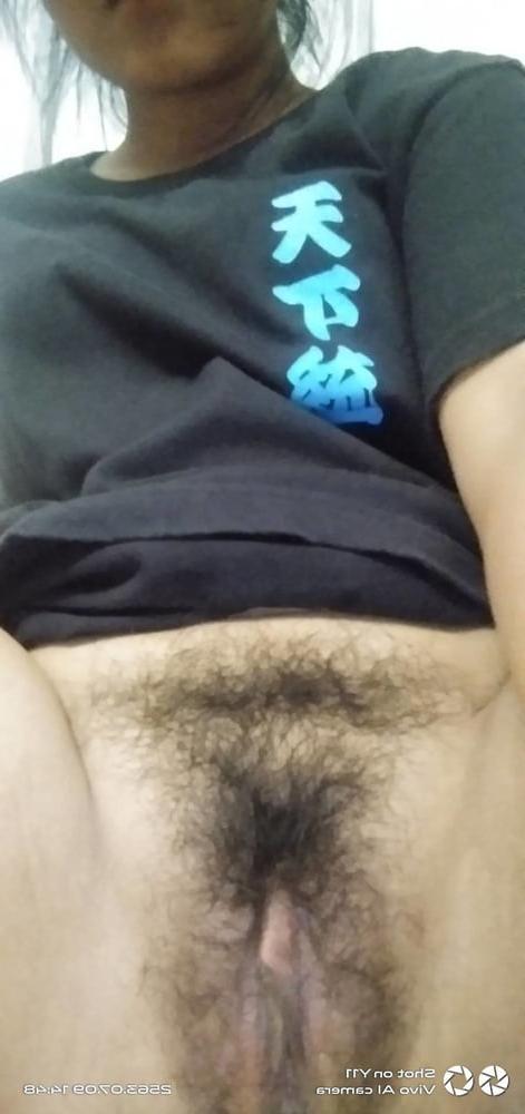 25P Thai girl send me her nudes..