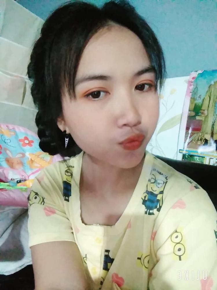25P Thai girl send me her nudes..