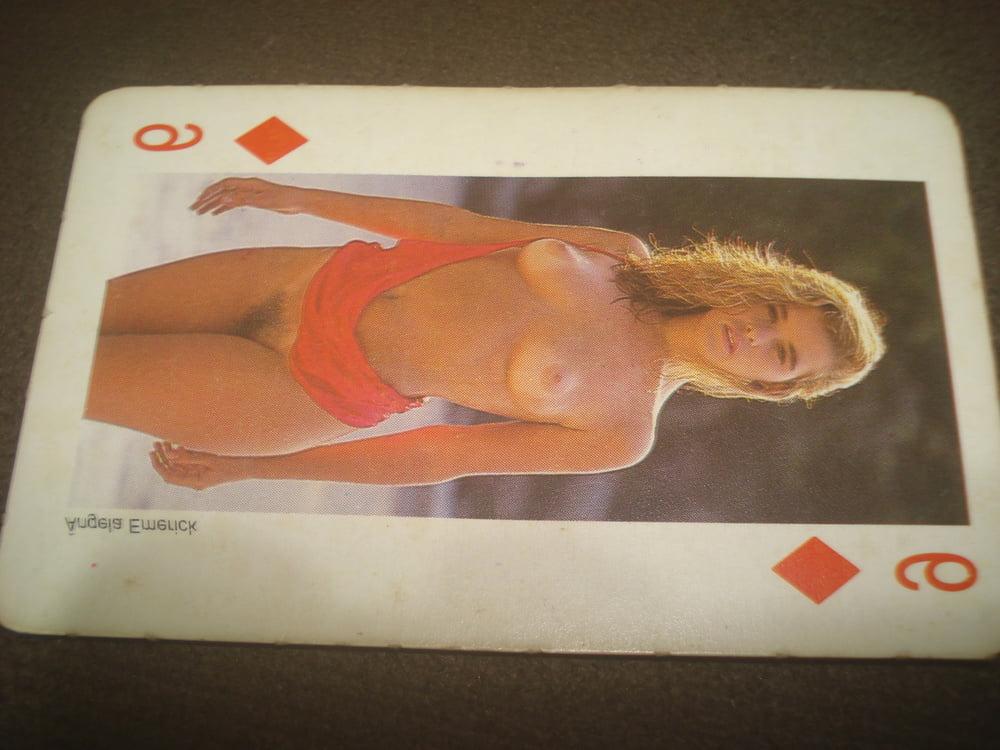 25P Vintage 04 - deck of cards.