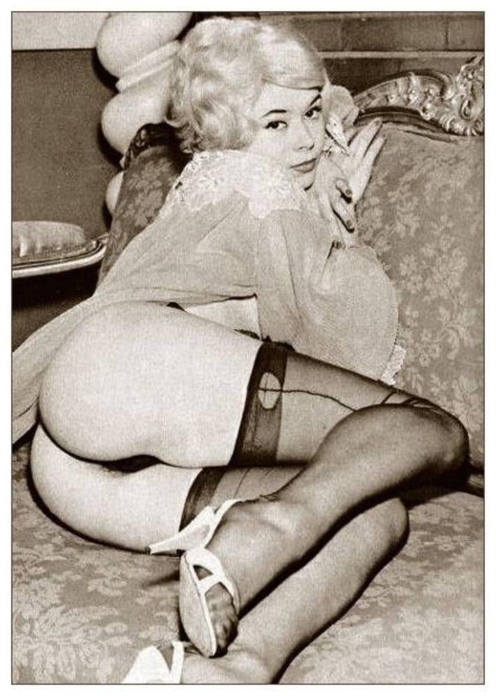 13P Vintage nudes backsides