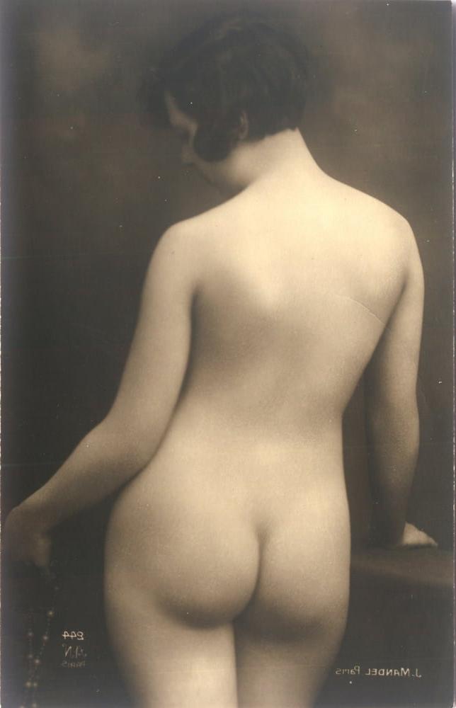 13P Vintage nudes backsides