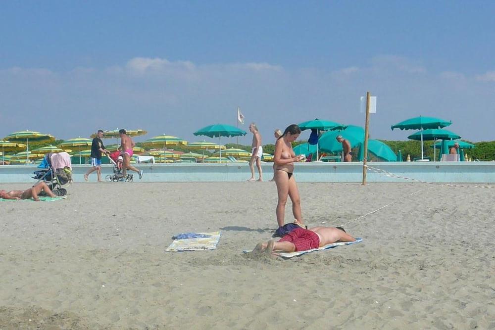 25P AMATEUR HOLIDAY GIRLS