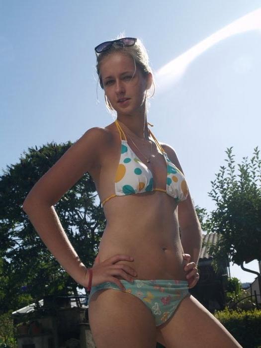 25P AMATEUR HOLIDAY GIRLS