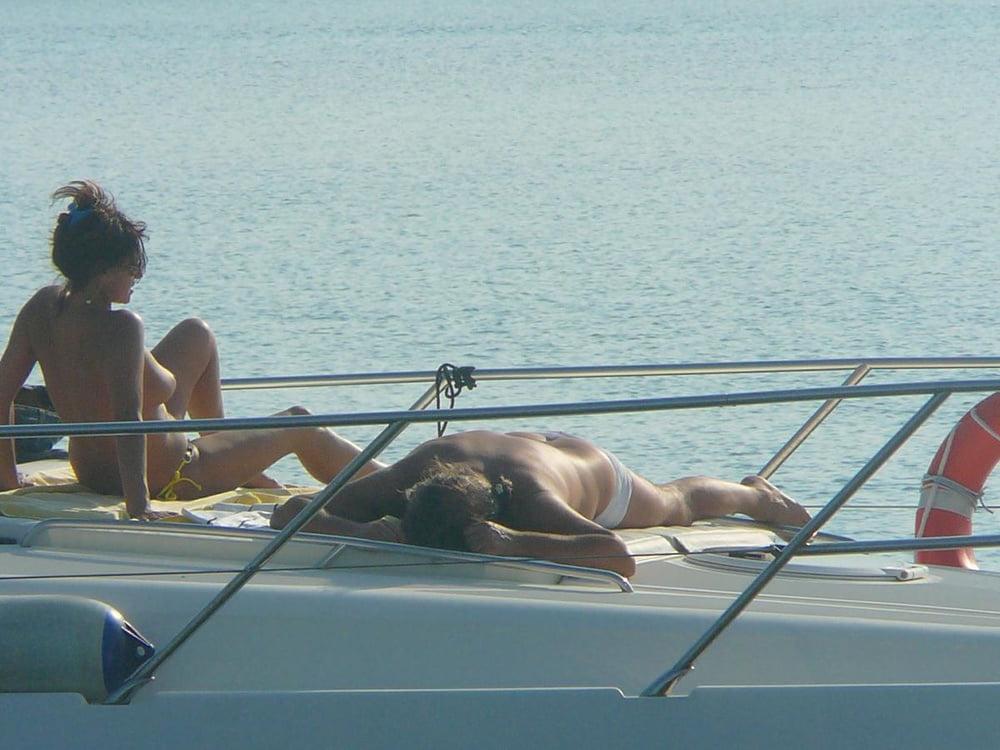25P AMATEUR HOLIDAY GIRLS