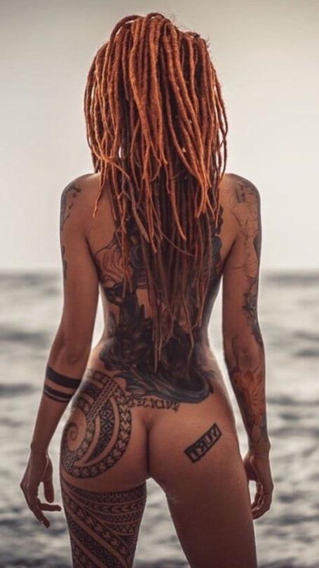 25P Sexy girls with rasta