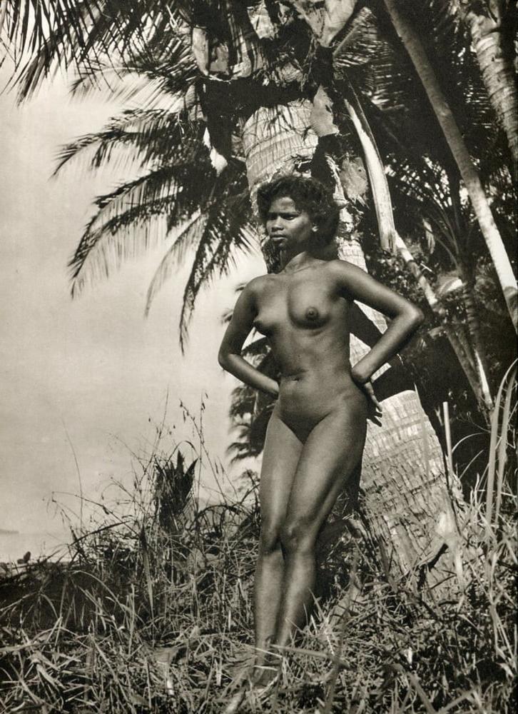 17P Amazing Vintage Phtos of Lovely Women