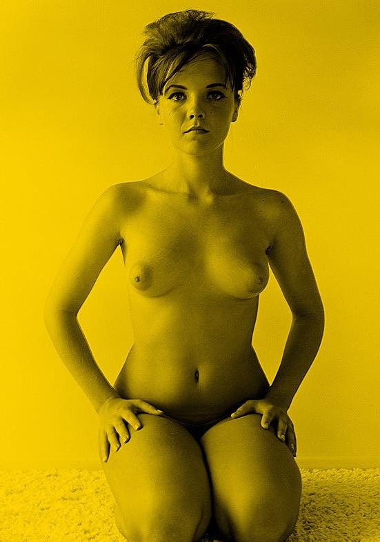 25P Spooky Vintage Yellow Tint