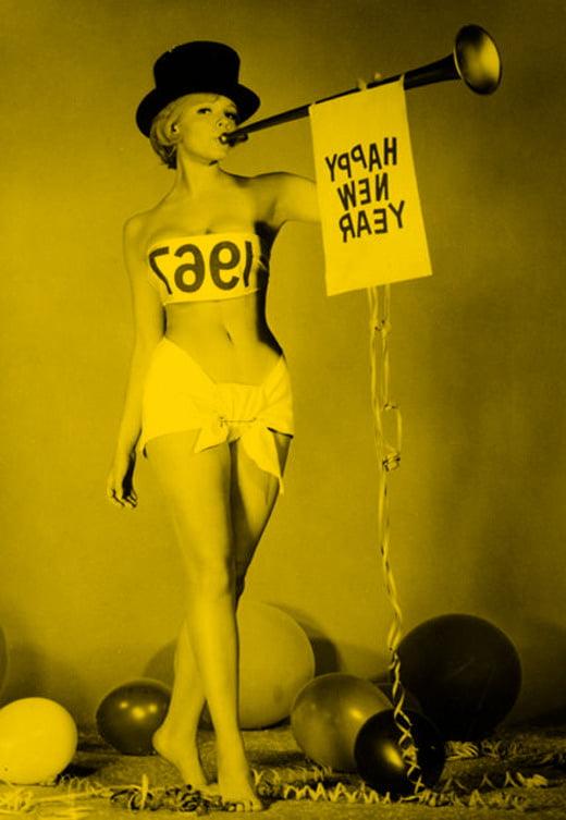 25P Spooky Vintage Yellow Tint