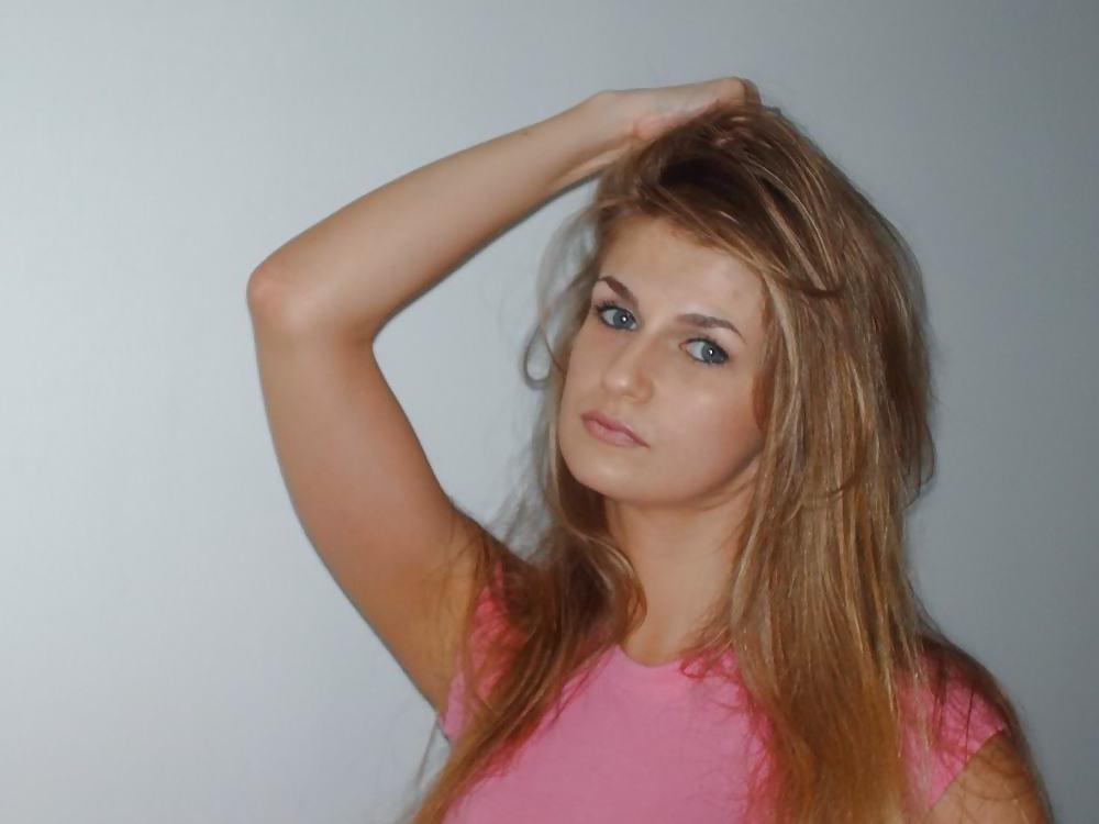 16P Amanda Pretty in Pink