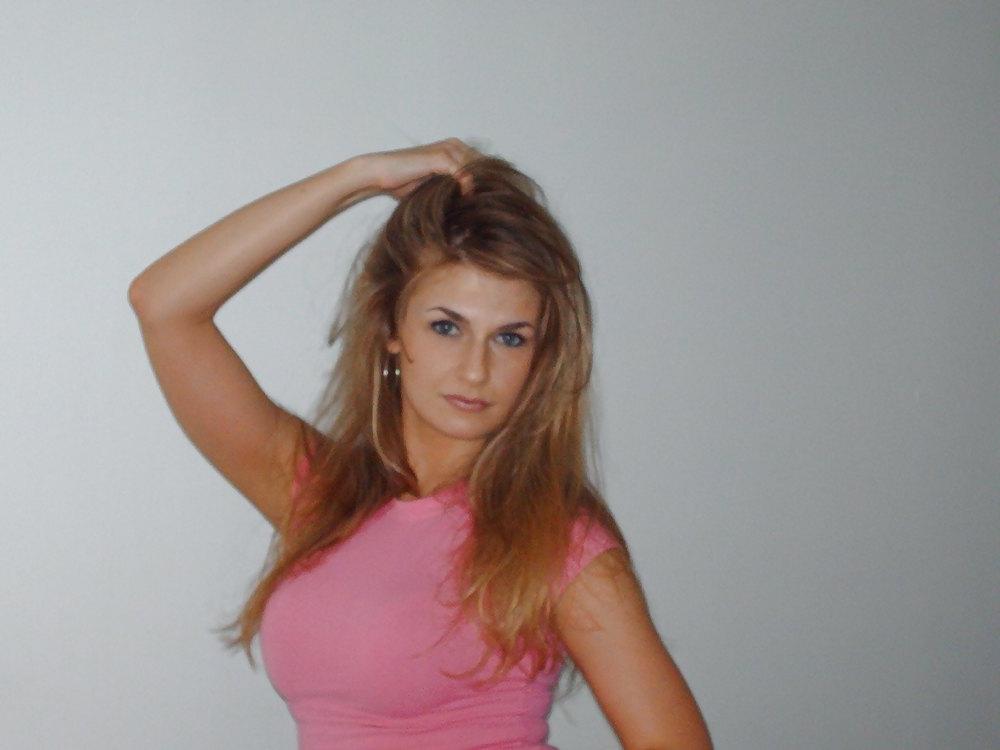 16P Amanda Pretty in Pink
