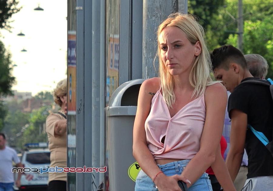 25P No Bra 19