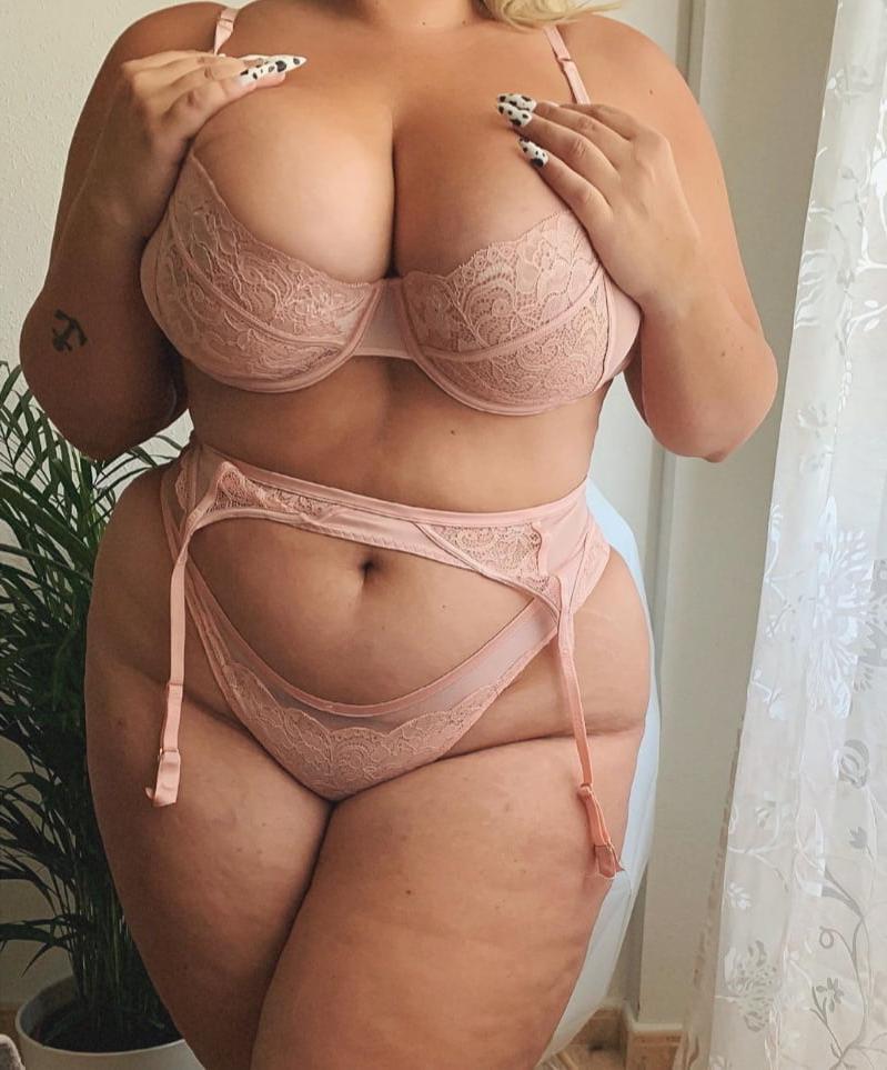 20P Thick sexxxy hips