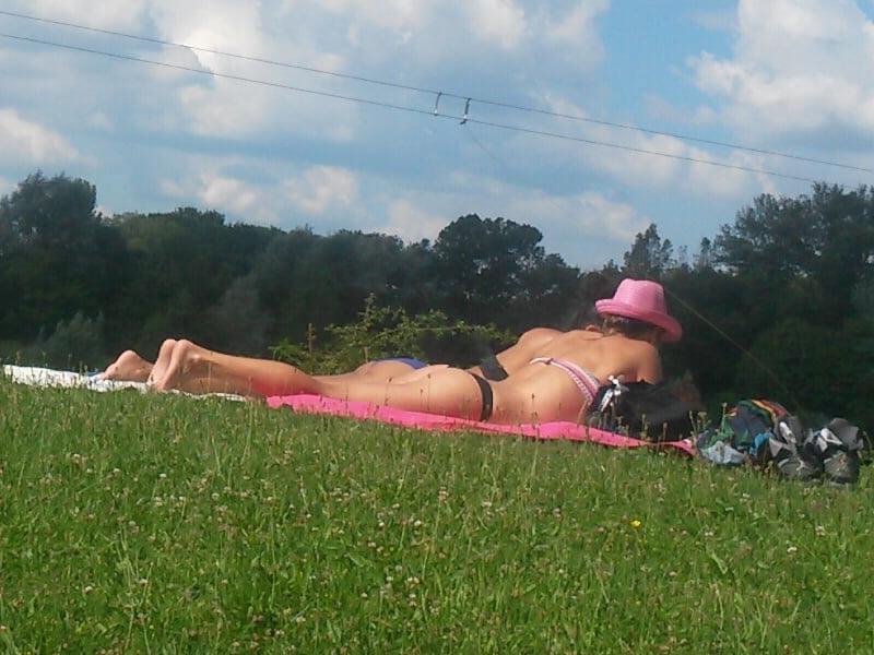 9P milf in the sun in thong, nice ass