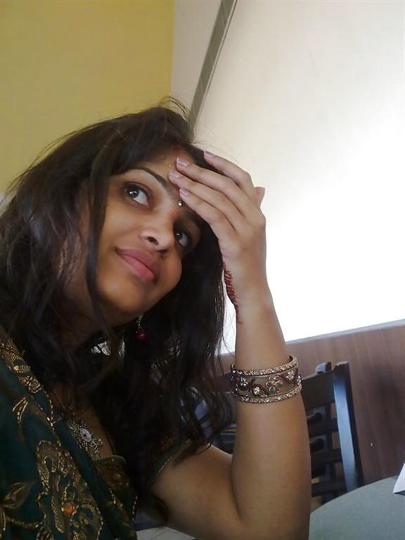 25P desi cheating wife