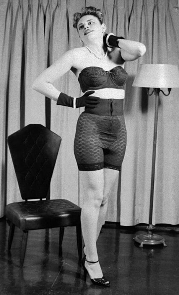 25P Vintage Girdles 01