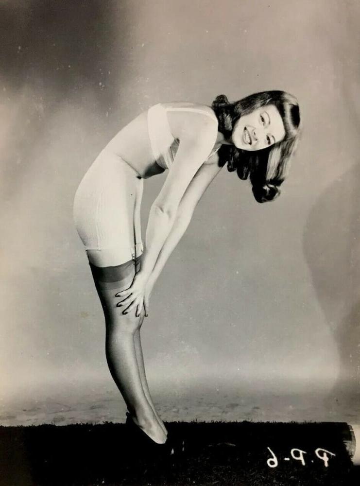25P Vintage Girdles 01